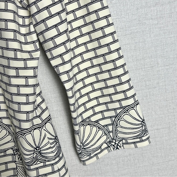 J McLaughlin Women's Catalina Coth Grecian Brick Print Top‎ Large Ivory Black - Picture 6 of 8